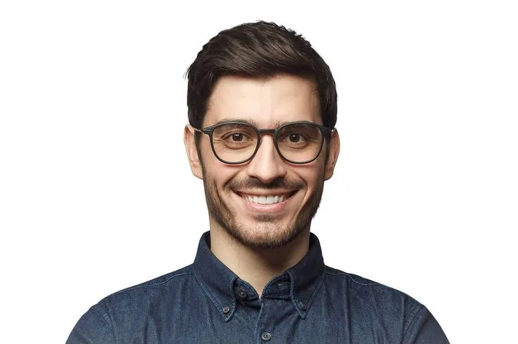 ویژگی عکس پرسنلی استاندارد